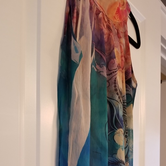 Women's Top - Picture 7 of 8